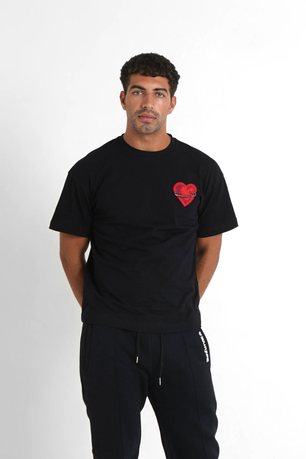 Embroidered heart logo t-shirt Black