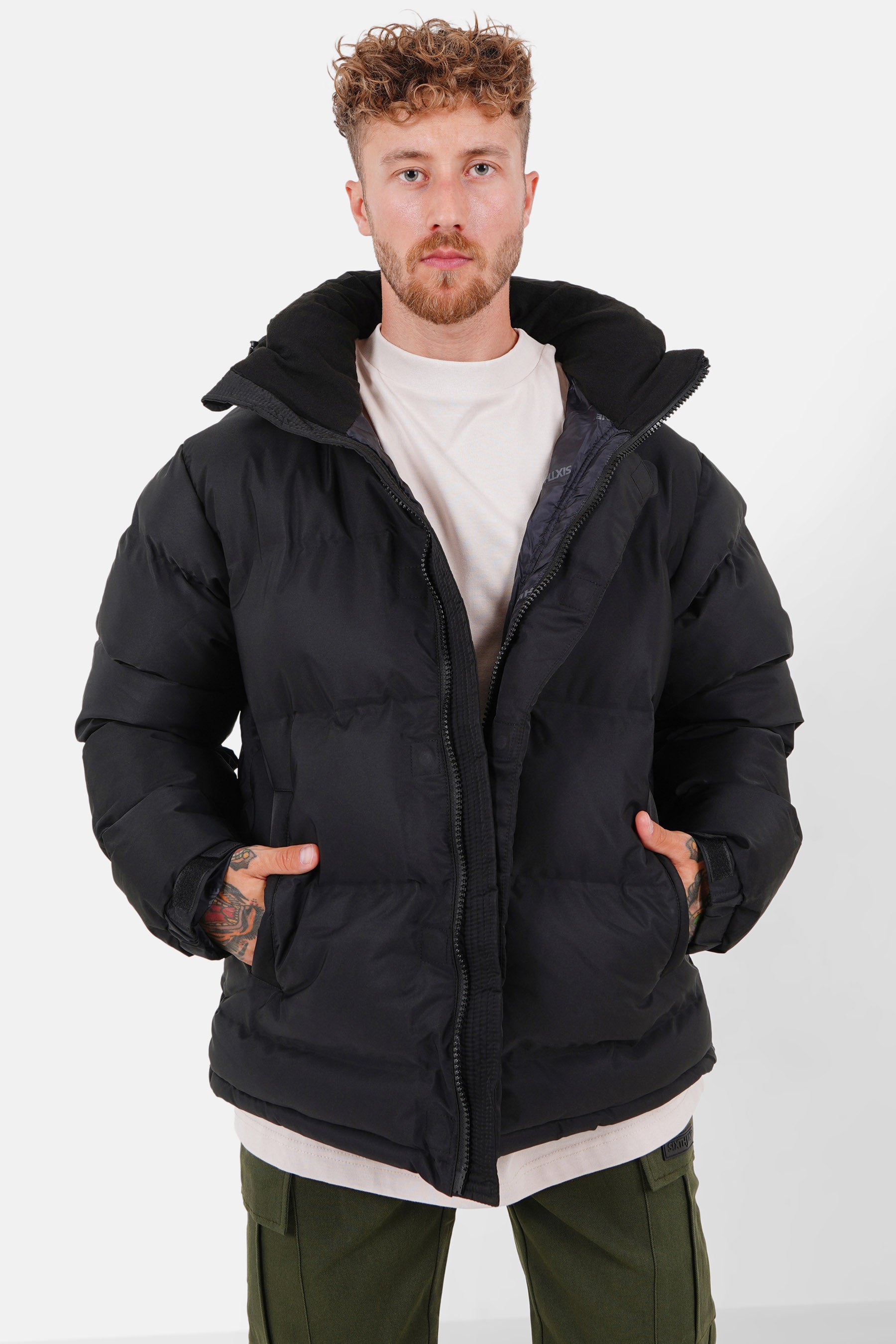 Seamless hood down jacket Black