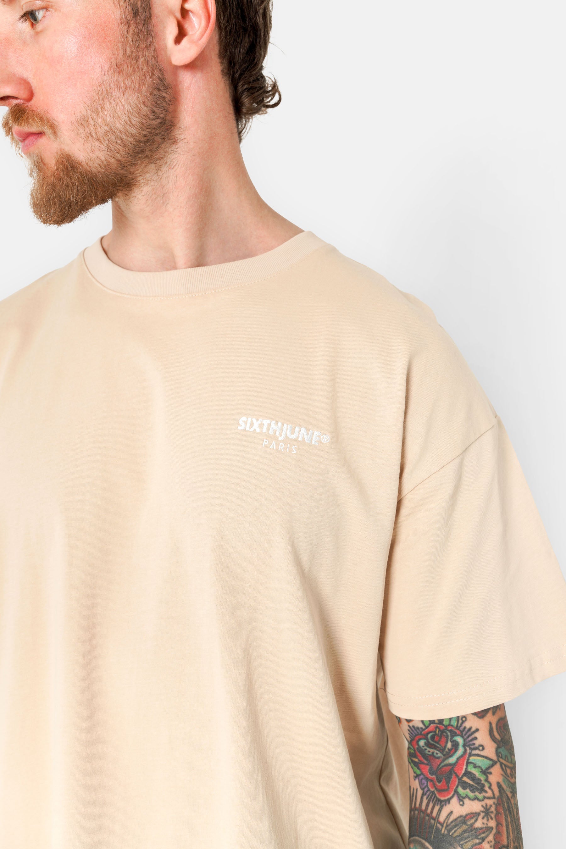 Essential-T-Shirt mit normalem Logo in Beige